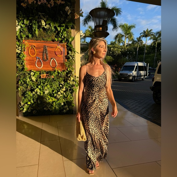 PLEASE READ! Meet your Posher, Jessica (Posh Ambassador) - Picture 2 of 7